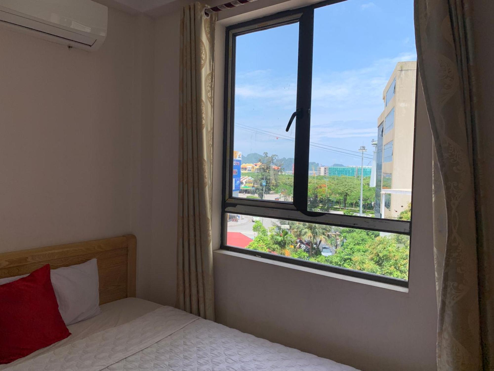Quynh Yen Hotel ハロン エクステリア 写真